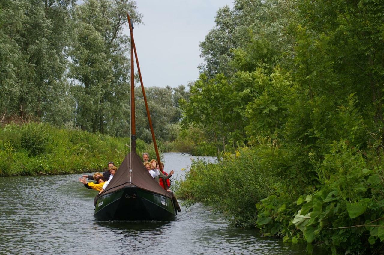 Hotel De Brabantse Biesbosch Werkendam Esterno foto