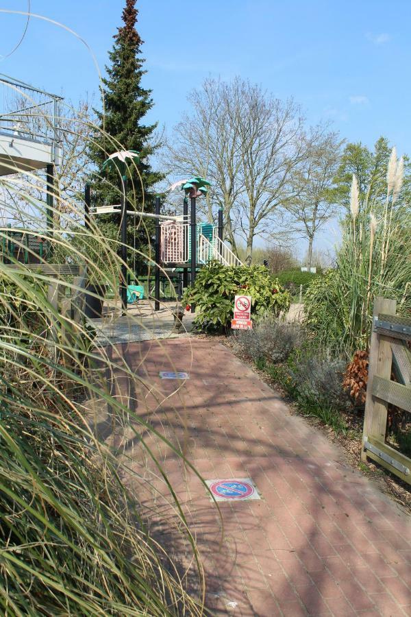 Hotel De Brabantse Biesbosch Werkendam Esterno foto